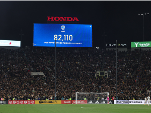 Фудбалски дерби Лос Анђелеса оборио рекорд, на стадиону више од 82.000 гледалаца