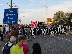 “Србија против насиља“, протести у више градова, блокиран Варадински мост