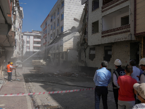  У снажном земљотресу на југу Турске повређене 23 особе, из страха скакали са зграда