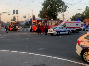 Сваки путник у јавном превозу је осигуран – право на накнаду имамо и кад возач нагло закочи Сваки путник у јавном превозу је осигуран – право на накнаду имамо и кад возач нагло закочи