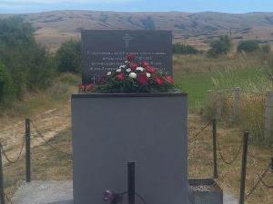 Гламоч, сећање на 108 српских бораца и цивила из гробнице Камен