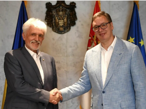 Вучић са амбасадором Толчаком: Поштујемо и поштоваћемо територијални интегритет Украјине