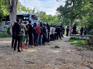 На подручју Сомбора пронађена 382 мигранта и 20 комада хладног оружја