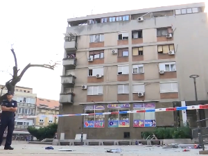 МУП: Експлозив у Смедереву активирао власник стана; повређени мушкарац пребачен на лечење у Београд