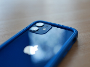 Француска наредила "Еплу" да престане да продаје "ајфон 12" због високог зрачења