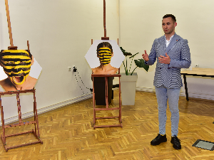 Пчела као призма културе и уметности Филипа Цветковића