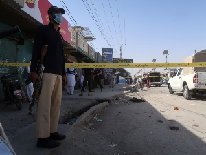 Експлозија у близини џамије у Пакистану, најмање 50 настрадалих