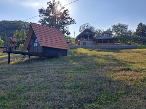 Квадратура круга: Купио земљу да би је поклонио другима