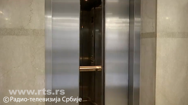 Како до новог лифта у згради?