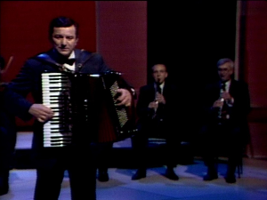 Певајте ми