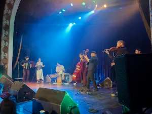 Балканска музика у извођењу Barselona Gipsy Balkan orchestra