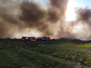 Хрватски ватрогасци још се боре са димом у Осијеку; град тражи да се прогласи стање еколошке катастрофе