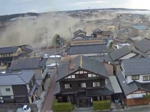 Тренутак када је земљотрес погодио јапански обалски град