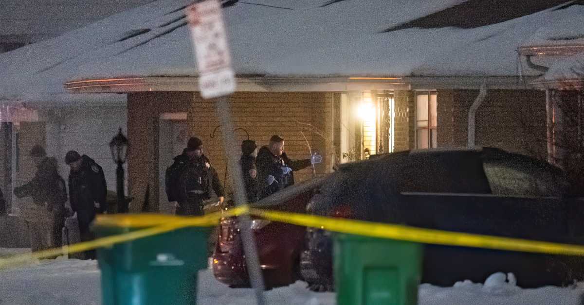 Седам тела пронађено у предграђу Чикага, у току потера за убицом
