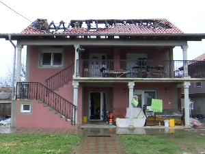 Петлочаној породици неопходна помоћ за обнову куће изгореле уочи Нове године