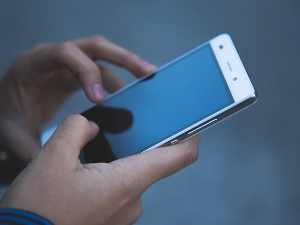  МУП упозорава грађане на лажне СМС поруке о пошиљкама