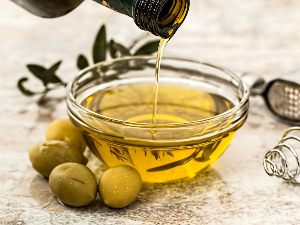 Фалсификовано маслиново уље - проблем за произвођаче, потрошаче, здравље и економију