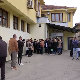 Протест здравствених радника у Грачаници због забране динара