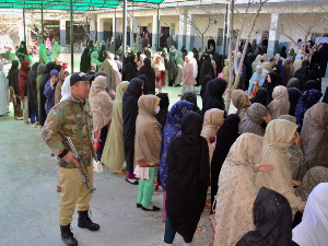 Најмање деветоро убијено у изборном дану у Пакистану – броје се гласови, прекинута телефонска веза