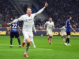 Наполи и даље први, упркос ремију с Интером