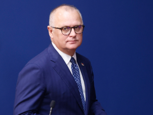 Медији: Горан Весић поново хитно оперисан, саопштио његов брат