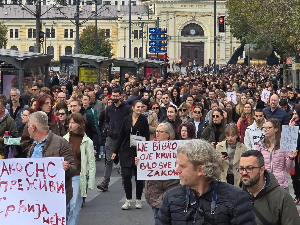 Протест испред Министарства грађевинарства, окупљени затражили оставку министра Весића