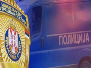 МУП: Мушкарац извршио самоубиство у полицијском возилу 