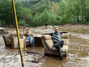 Квадратура круга: Остали су нам само голи животи