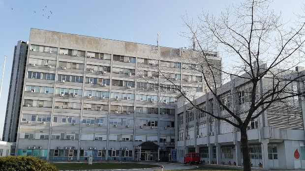 Тешка несрећа у Крагујевцу – једна особа погинула, петоро повређено од којих троје животно угрожено Тешка несрећа у Крагујевцу – једна особа погинула, петоро повређено од којих троје животно угрожено