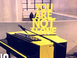 "Алонов жути клавир" позива свет да помогне у ослобађању талаца у Гази