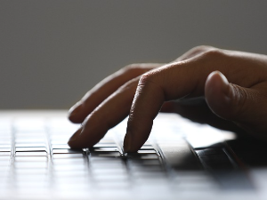 Тужилаштво затражило идентификацију особе која је објавила карикатуру убиства председника