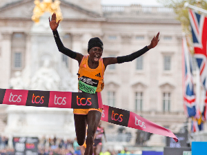 Оборен светски рекорд на маратону у Лондону – кенијска атлетичарка истрчала за два сата и 16 минута