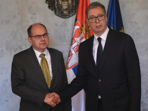 Вучић Шмиту: Србија се снажно залаже за сарадњу и стабилност
