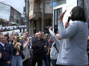 Активисти Удружења "Не дамо Јадар" окупили се испред Градске управе Лознице