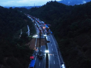 Број погинулих у урушавању деонице ауто-пута у Кини повећао се на 48