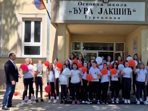 Од текста до спота – како су директор и ученици у Турековцу сами смислили школску химну