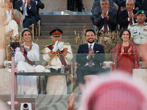 Сребрни јубилеј јорданског краља - трудна принцеза Раџва засенила краљицу Ранију