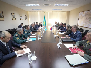 Гашић са министрима Казахстана о унапређењу војне сарадње