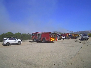 Шумски пожар букти у јужној Калифорнији, евакуисано више од хиљаду људи
