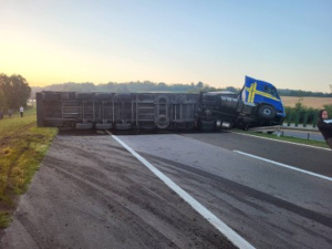 Затворена деоница ауто-пута Ниш-Београд код Смедерева, преврнуо се шлепер и заузео све три траке