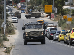 ИДФ покренуо истрагу о везивању Палестинца за хаубу војног џипа; Израелци упозорени да не улазе у области под палестинском управом