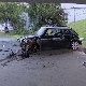 Аутомобил слетео на пешачку стазу код Аутокоманде – три особе повређене