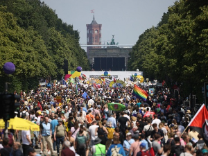 Десетине хиљада људи на демонстрацијама против десничарског екстремизма у Немачкој