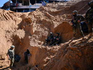 ИДФ: Уништен Хамасов тунел дуж коридора Нетзарим; На Западној обали ухапшено 16 Палестинаца, међу њима и деца