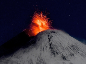 Са пакленим летом се пробудили и вулкани, Етна и Стромболи приређују спектакл