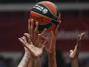 Заостала утакмица 14. кола Евролиге између Олимпијакоса и Фенербахчеа на програму 17. марта