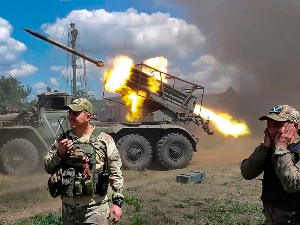 Зеленски објавио снимак руског напада на Дњепар; Управа нуклеарке Запорожје:  Три украјинска дрона ударила у подстаницу