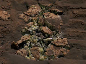 Кјуриозити на Марсу случајно смрвио стену, из ње испали кристали „жутог блага“