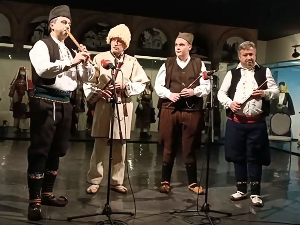 Од злата јабука-Свирала у музичкој традицији Србије