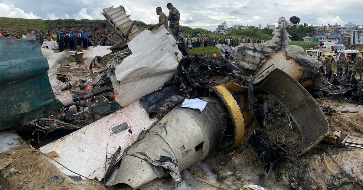 Авион се срушио приликом полетања у Непалу – 18 погинулих, пилот једини преживели